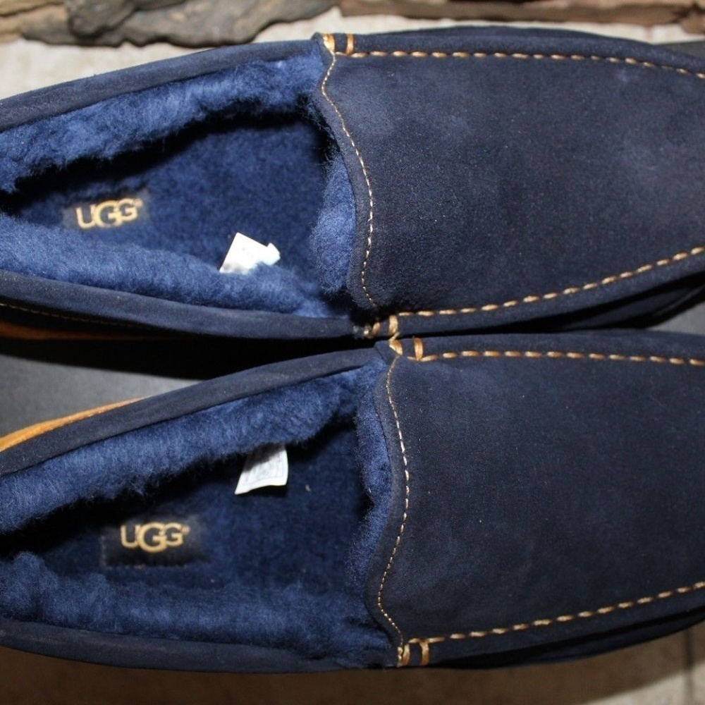 NEW UGG ASCOT Suede Shearling Slippers - Picture 5 of 11